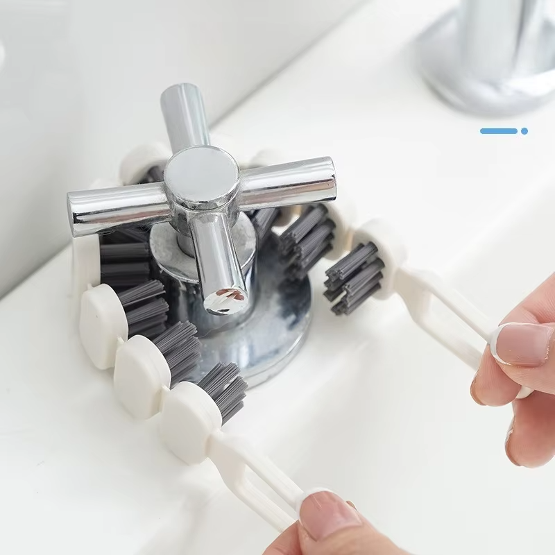 Brosse de nettoyage pour robinets